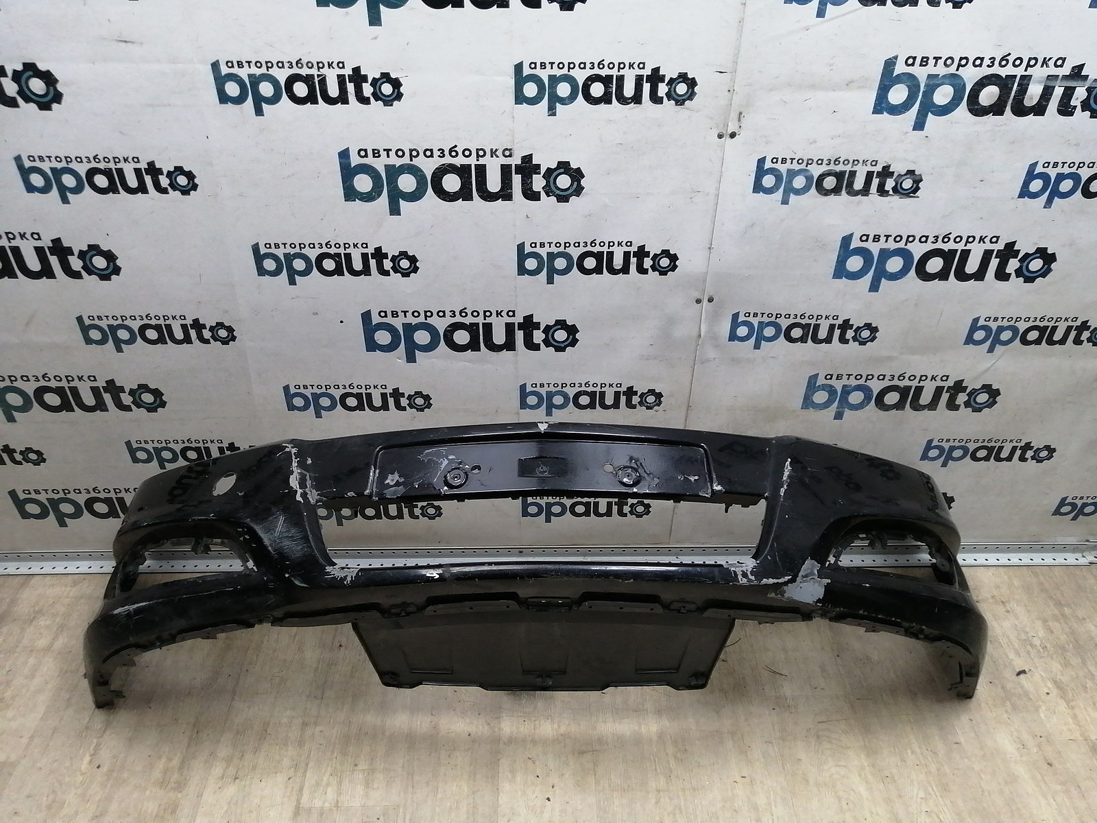 Пример детали Бампер передний; без паркт.; без омыват. (13225746); Opel Astra H рест. HB 5D (2008 — 2014), H рест. Sedan (2008 — 2015), H рест. Wagon (2008 — 2015) /AA045410/ БУ; Оригинал; Р1, Мелкий дефект; 