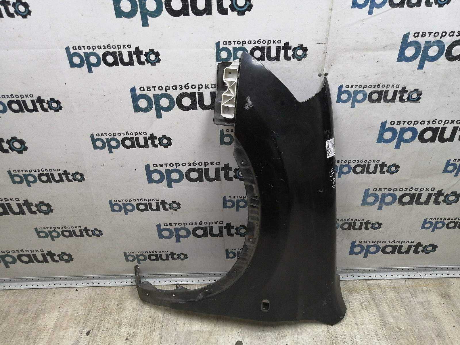 Фотография детали AA045170; Крыло переднее левое (F3101-JD0M0) для Nissan Qashqai/БУ; Оригинал; Р1, Мелкий дефект; . Фото номер 1