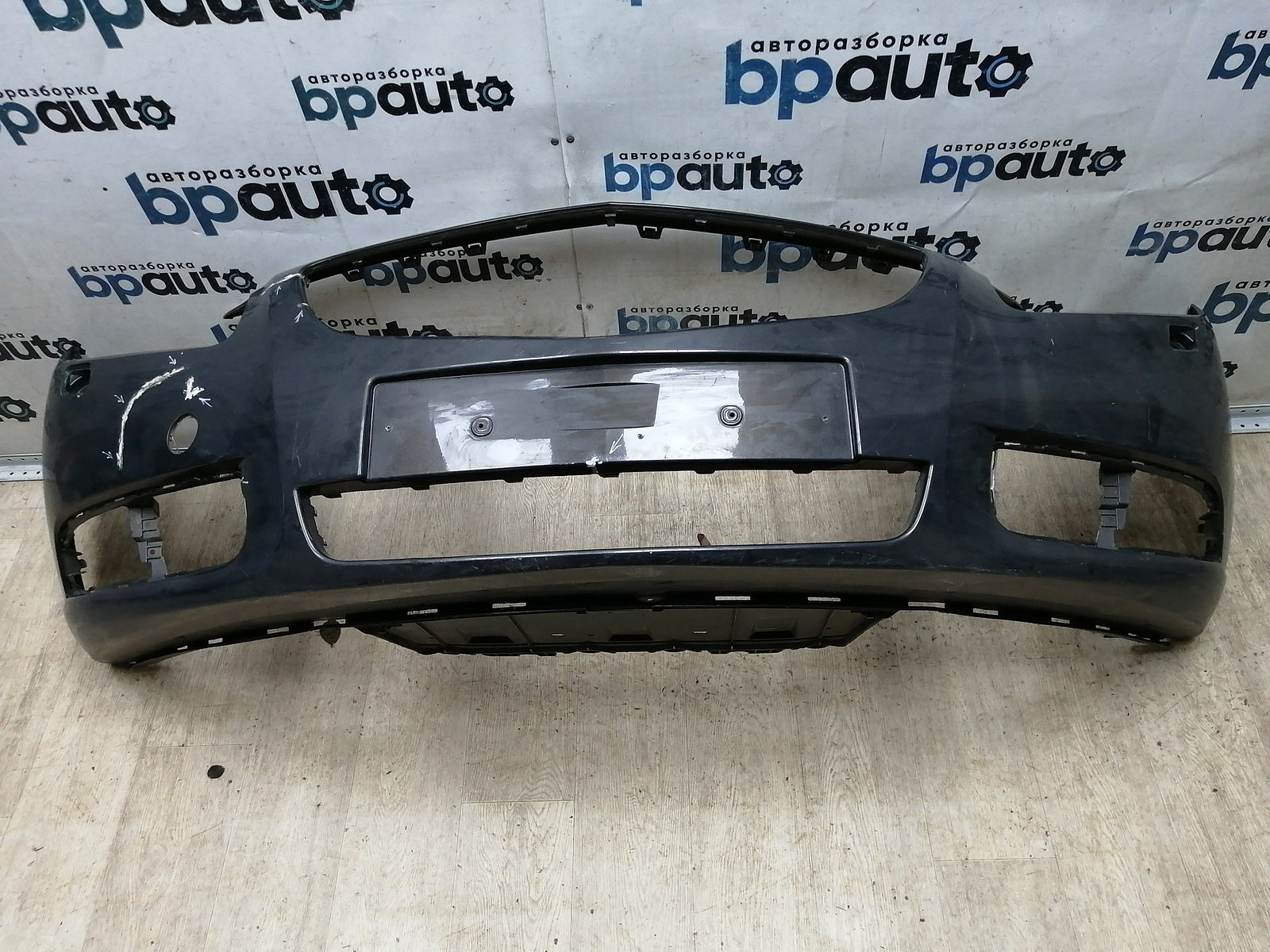 Пример детали Бампер передний; без паркт.; под омыват. (13288286); Opel Insignia Liftback (2008 - 2014), Sedan (2008 - 2014), Wagon (2008 - 2014) /AA045421/ БУ; Оригинал; Р2, Удовлетворительное; 