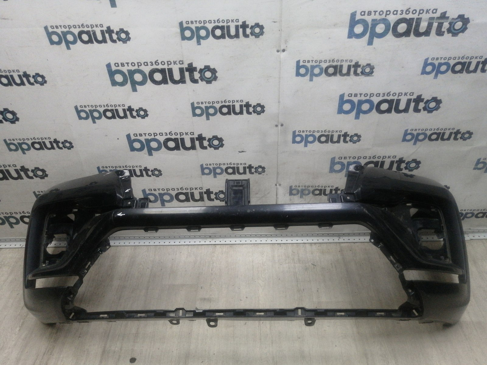 Фотография детали AA046201; Бампер передний; без паркт.; без омыват. (52119-0KM60) для Toyota Fortuner II рест. (2020- н.в.)/БУ; Оригинал; Р1, Мелкий дефект; . Фото номер 1