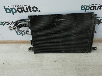 Фотография детали AA001251; Радиатор кондиционера (1K0 820 411 E) для Audi/БУ; Оригинал; Р1, Мелкий дефект; . Фото номер 1