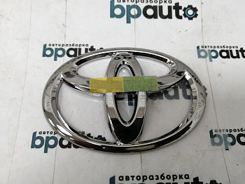 Фотография детали AA018225; Эмблема на крышку багажника (75471-42070) для Toyota Rav4/Нов; Оригинал; . Фото номер 1