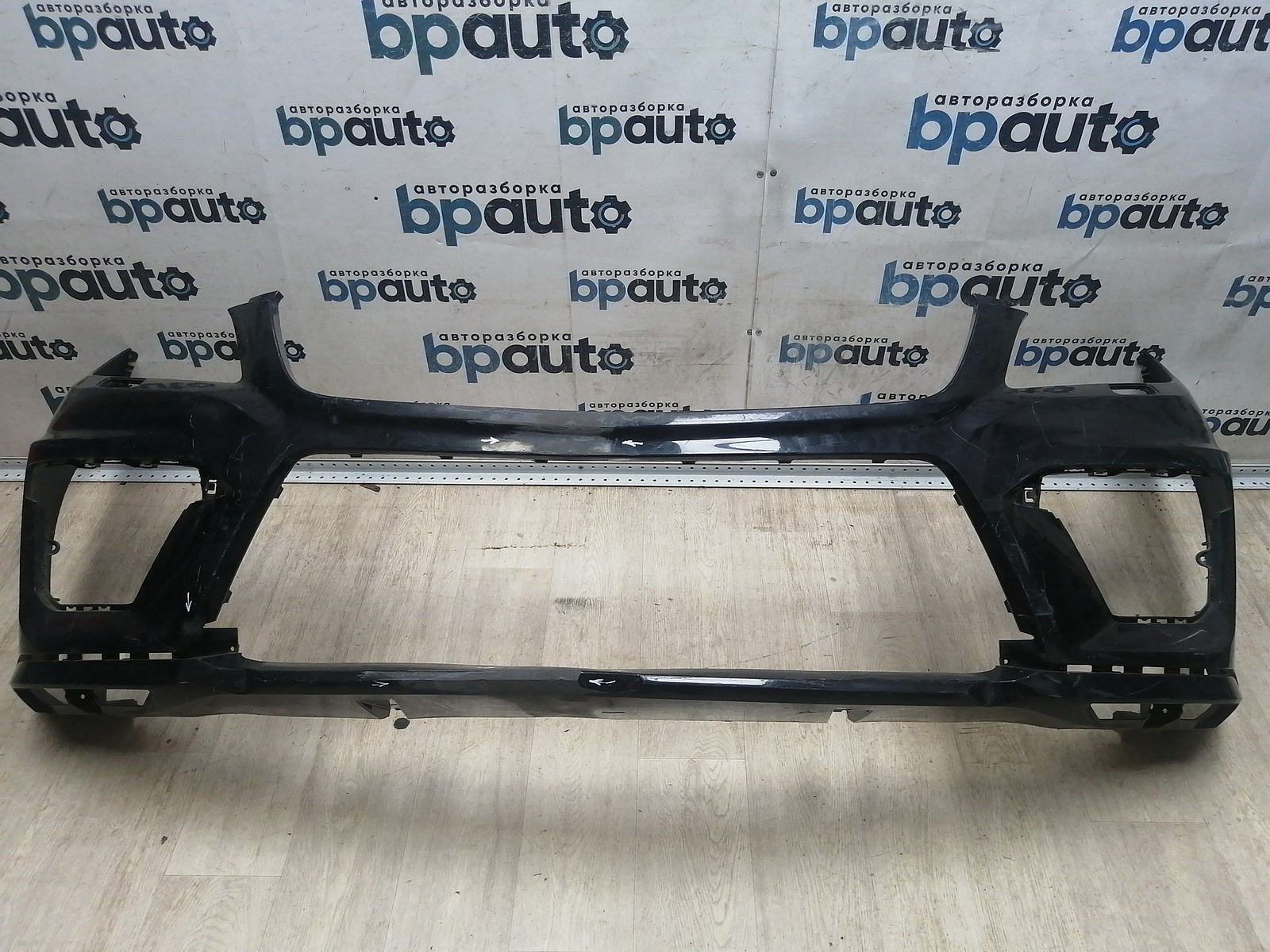 Пример детали Бампер передний, AMG; под паркт.; под омыват. (A1668854425); Mercedes-Benz M-klasse III (W166) (2011-2015) /AA045782/ БУ; Оригинал; Р1, Мелкий дефект; 