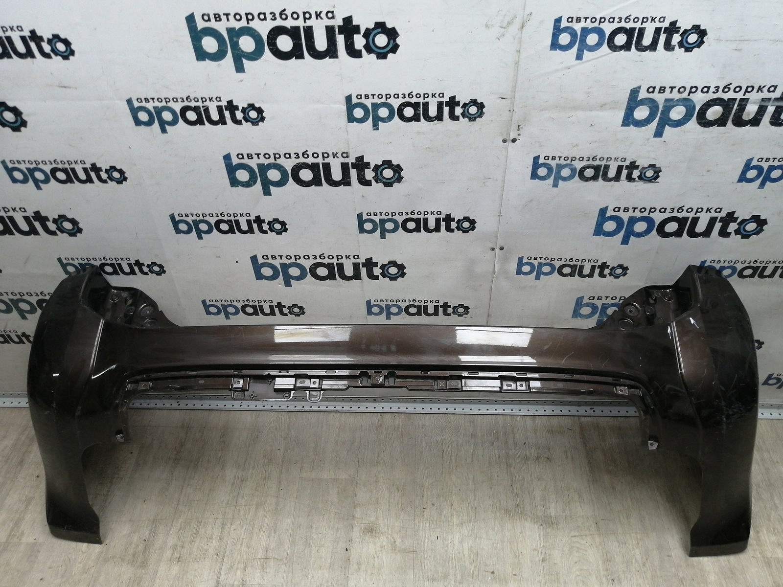 Пример детали Бампер задний; без паркт. (6410D125); Mitsubishi Pajero Sport III (2015-2020) /AA045379/ БУ; Оригинал; Р1, Мелкий дефект; 