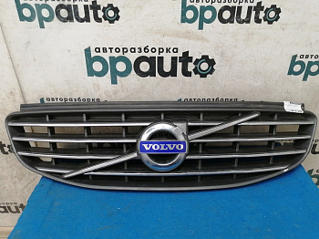 Фотография детали AA032278; Решетка радиатора (31333832) для Volvo XC60 I рест. (2013-2017)/БУ; Оригинал; Р2, Удовлетворительное; . Фото номер 1