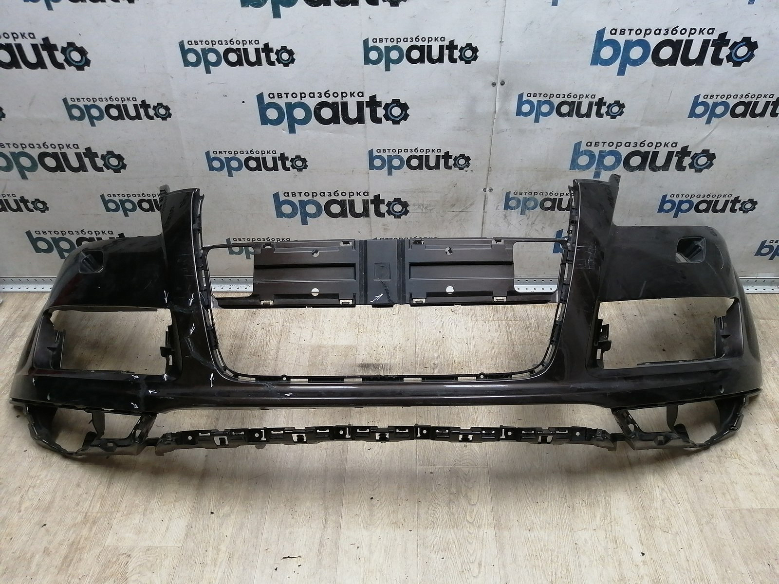 Пример детали Бампер передний; под паркт.; под омыват. (4L0 807 437 H); Audi Q7 I рест. (2010-2015) /AA045535/ БУ; Оригинал; Р2, Удовлетворительное; 