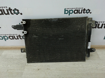 Фотография детали AA001255; Радиатор кондиционера (8J0 820 411 B) для Audi/БУ; Оригинал; Р1, Мелкий дефект; . Фото номер 1