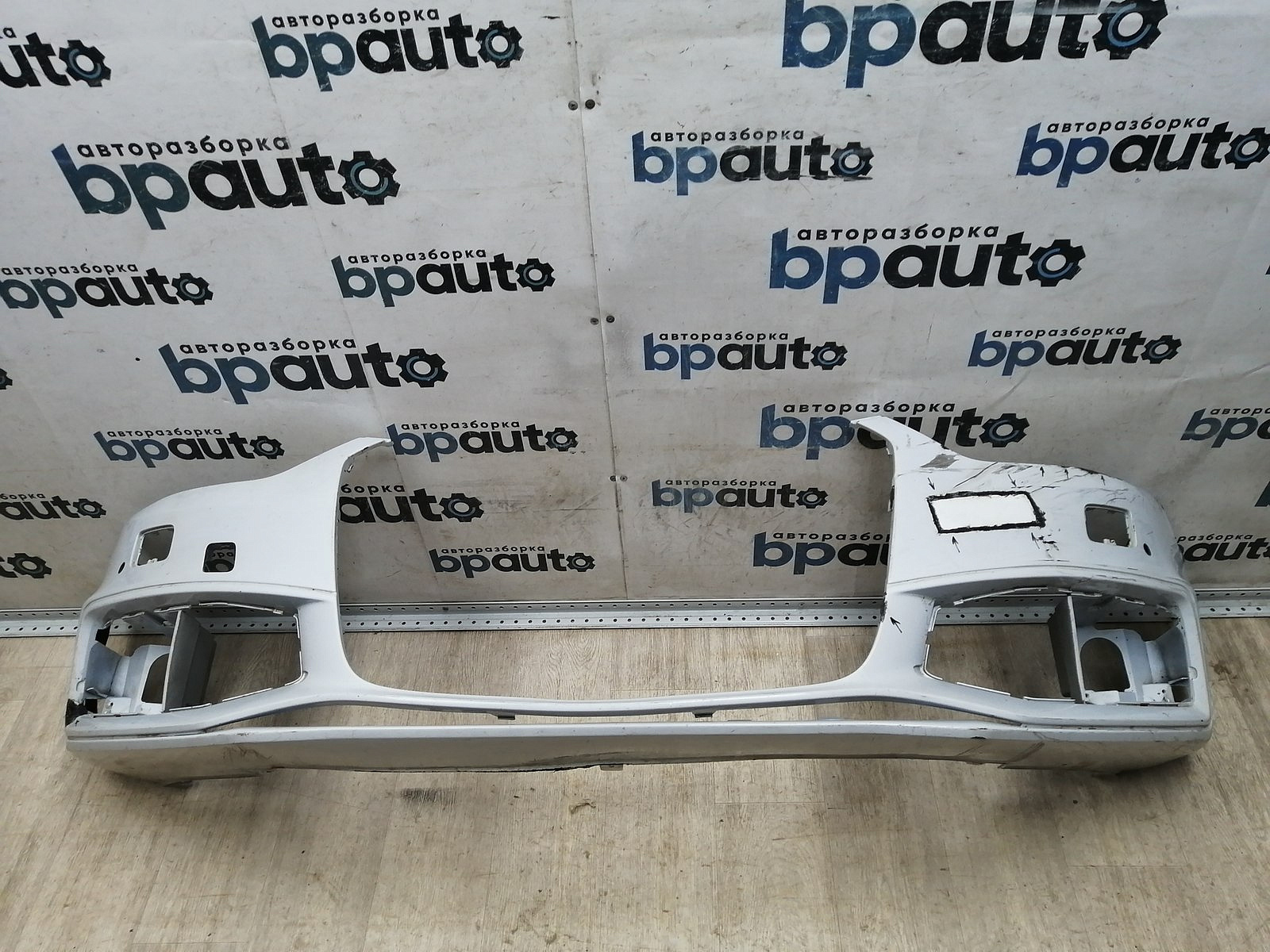 Пример детали Бампер передний, S-line; под паркт.; под омыват. (8K0 807 437 S); Audi A4 IV (B8) рест. Sedan (2011-2015), IV (B8) рест. Wagon (2011-2015) /AA045705/ БУ; Оригинал; Р2, Удовлетворительное; 