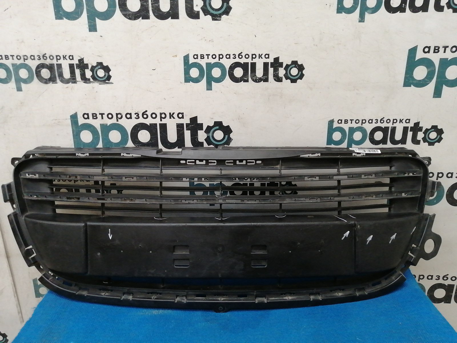 Фотография детали AA038912; Решетка переднего бампера (9686571877) для Peugeot 508 (2011-2014)/БУ; Оригинал; Р2, Удовлетворительное; . Фото номер 1