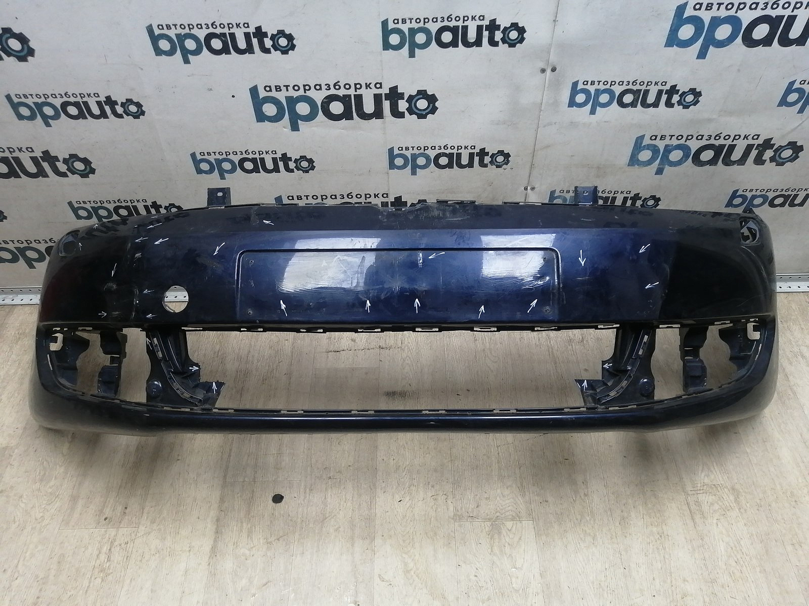 Пример детали Бампер передний; без паркт.; под омыват. (5M0807221N); Volkswagen Golf Plus II (2009-2014) /BA000245/ БУ; Оригинал; Р2, Удовлетворительное; 