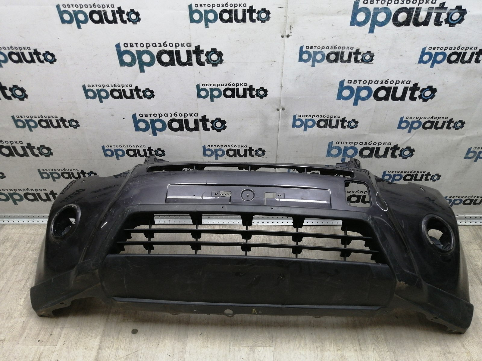 Пример детали Бампер передний; без паркт.; под омыват. (62022-3UB0H); Nissan X-Trail II (T31) рест. (2011-2015) /AA045326/ БУ; Оригинал; Р1, Мелкий дефект; 