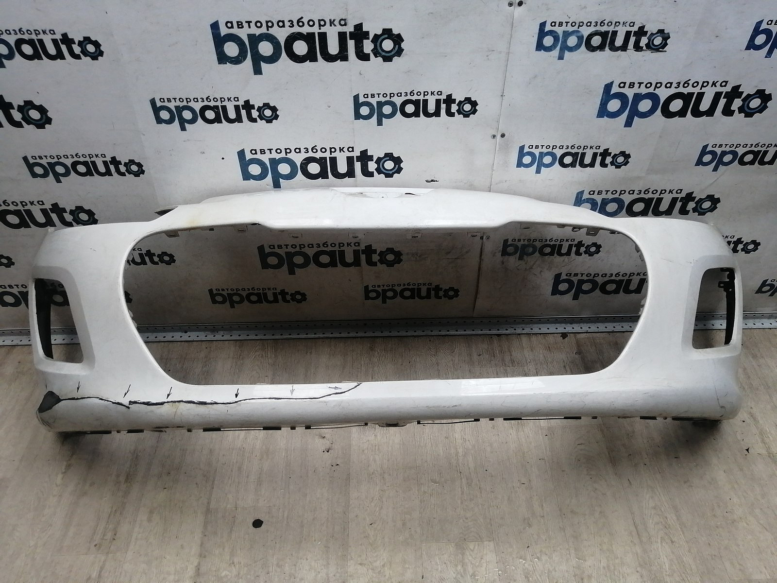 Пример детали Бампер передний; без паркт.; без омыват. (9674576177); Peugeot 308 I рест. (2011-2015) /AA045944/ БУ; Оригинал; Р2, Удовлетворительное; ДхШхВ 1,82х0,6х0,6; 