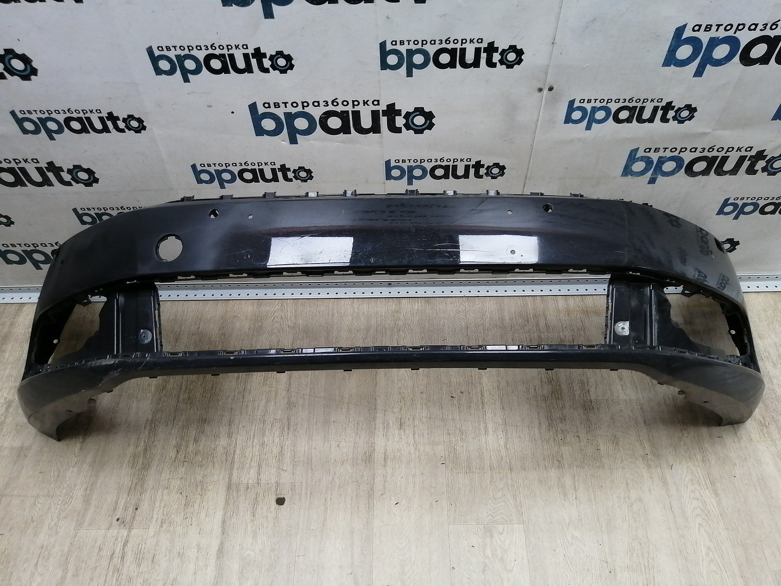 Пример детали Бампер передний; под паркт.; под омыват. (3AA807221); Volkswagen Passat B7 Wagon (2011- 2014), B7 Sedan (2011- 2014) /AA044397/ БУ; Оригинал; Р1, Мелкий дефект; 