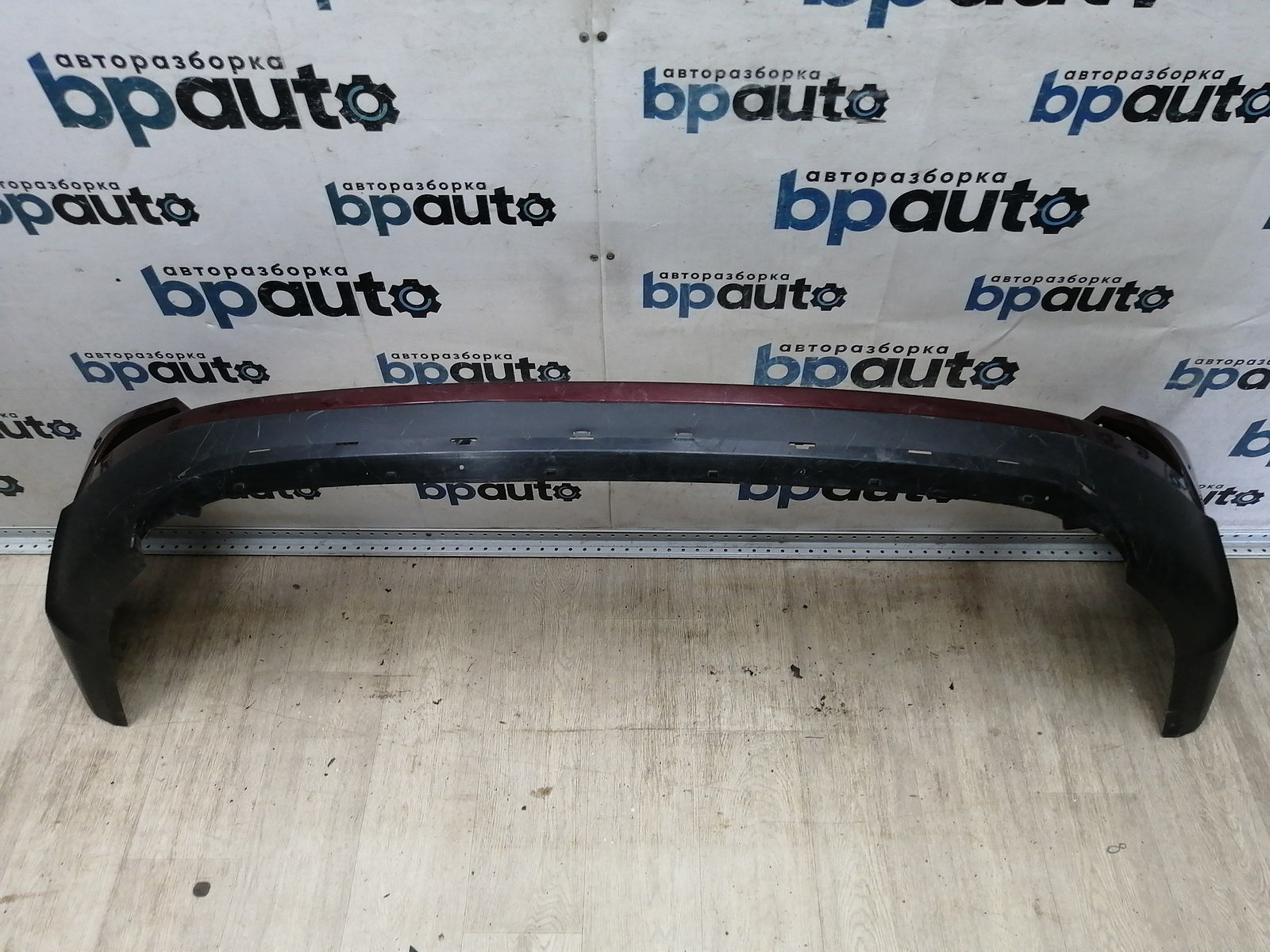 Пример детали Бампер задний; без паркт. (52159-0R150); Toyota Rav4 40 рест. (2015 — 2019) /AA044900/ БУ; Оригинал; Р1, Мелкий дефект; 