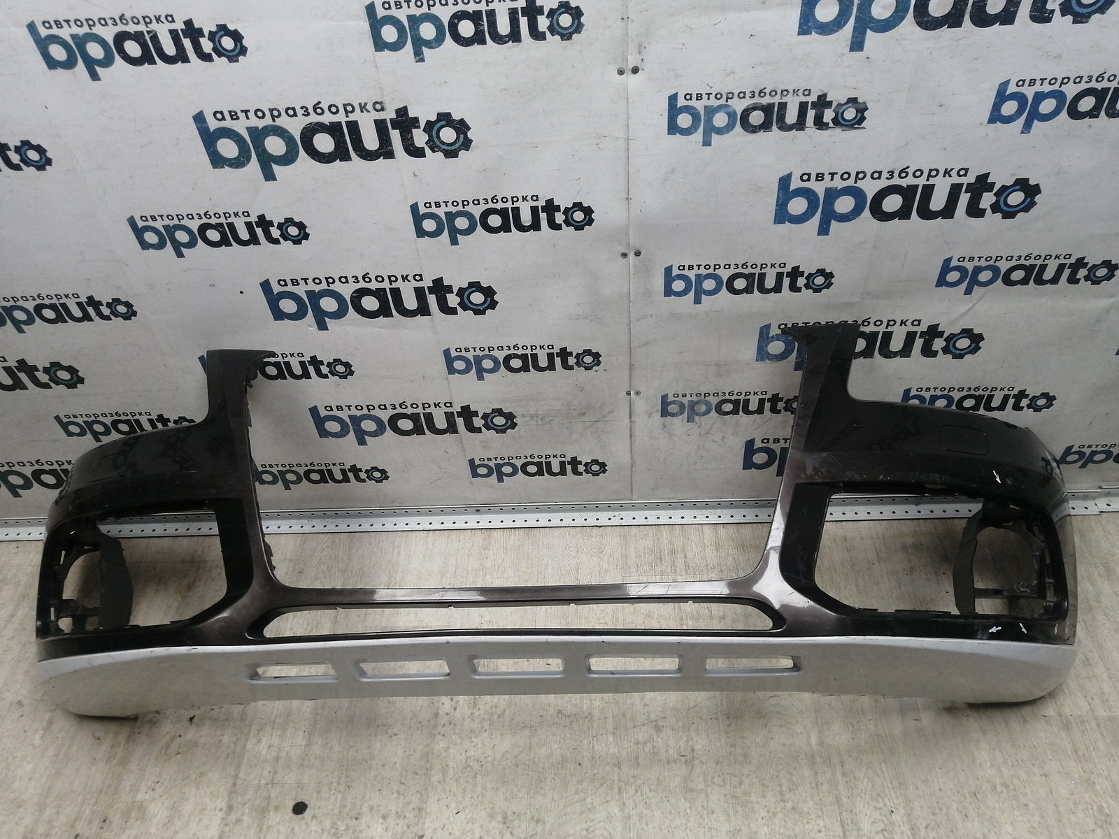 Пример детали Бампер передний; под паркт.; под омыват. (8R0 807 437 AH); Audi Q5 I рест. (2012-2017) /AA045796/ БУ; Оригинал; Р1, Мелкий дефект; 