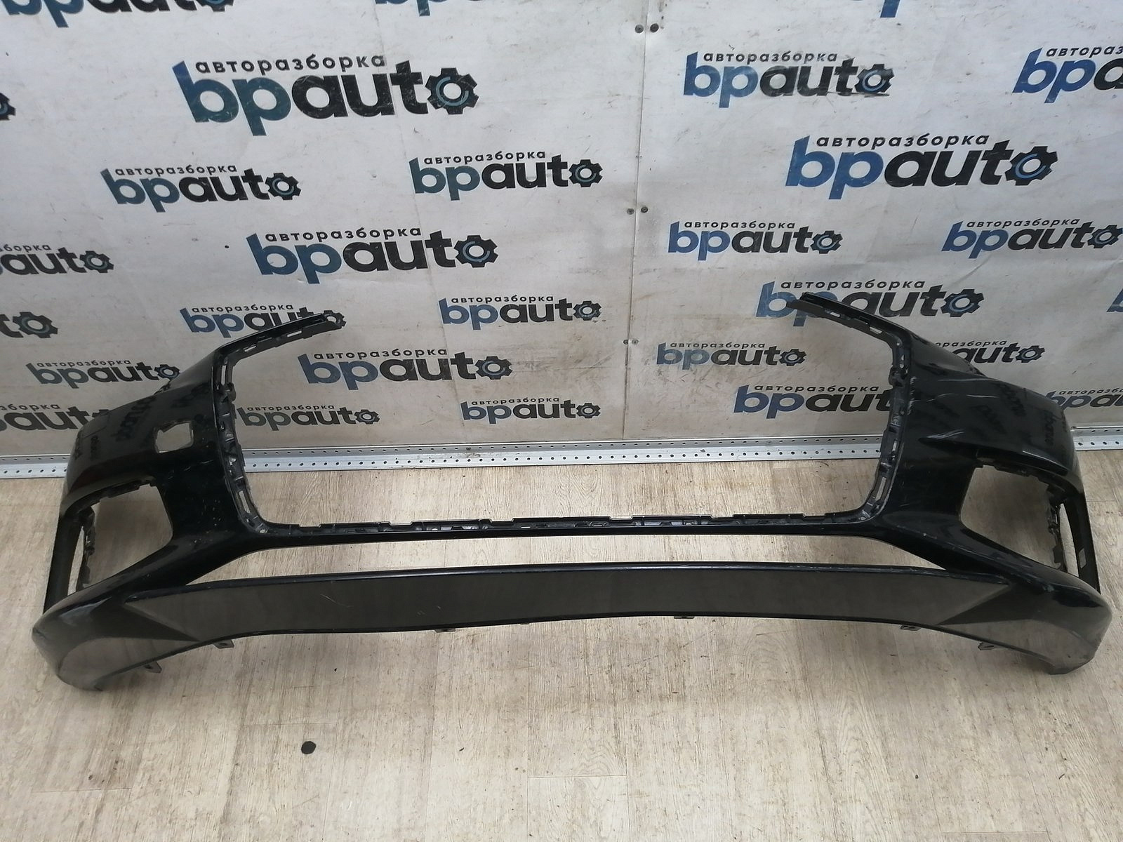 Фотография детали AA045838; Бампер передний; без паркт.; под омыват. (4K0807437) для Audi A6 C8/БУ; Оригинал; Р1, Мелкий дефект; . Фото номер 1