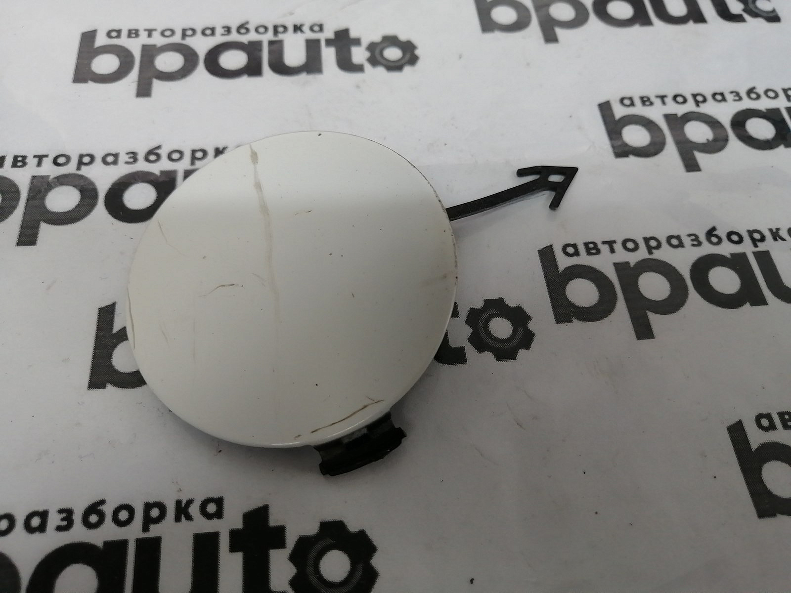 Фотография детали AA045959; Заглушка буксир. крюка переднего бампера, S-line (4G8 807 241 A) для Audi A7 I Sportback (2010-2014)/БУ; Оригинал; Р1, Мелкий дефект; . Фото номер 1