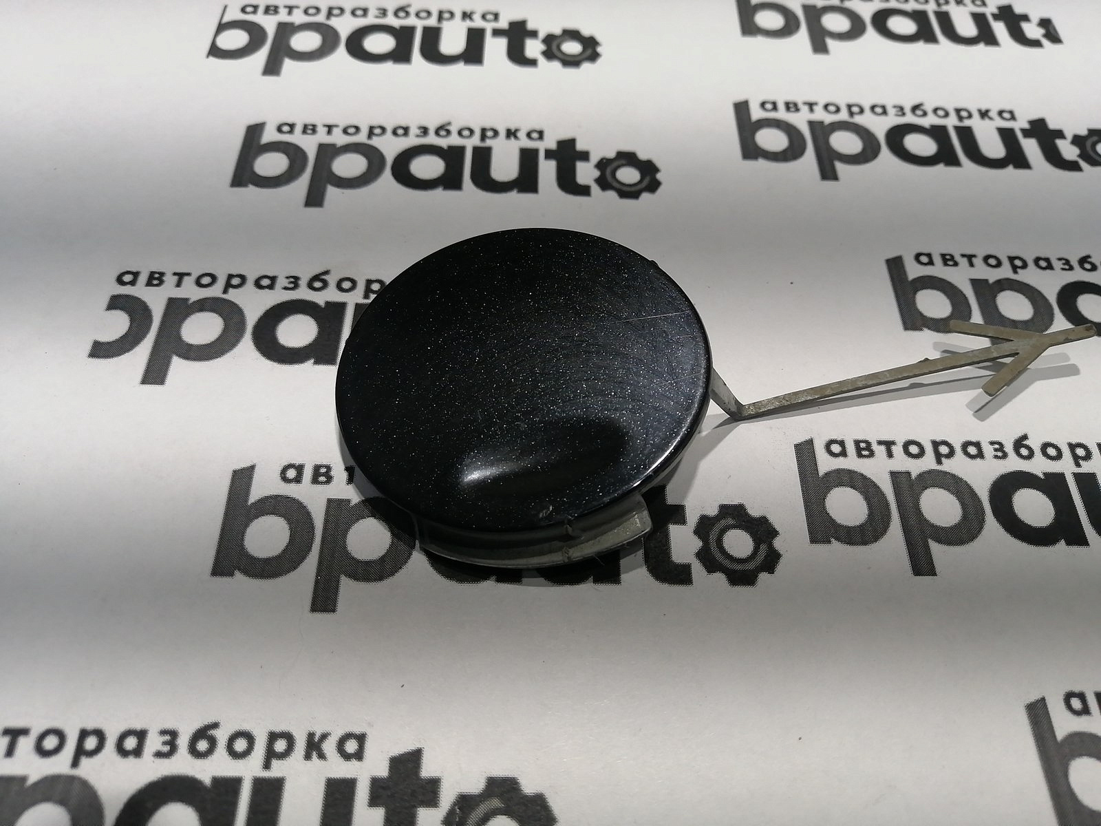 Пример детали Заглушка букс. крюка заднего бампера (13238745); Opel Insignia Liftback (2008 - 2014), Sedan (2008 - 2014) /AA045046/ БУ; Оригинал; Р0, Хорошее;