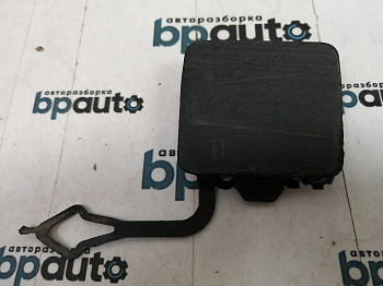 Фотография детали AA032639; Заглушка буксир. крюка заднего бампера (511658688R) для Renault Kaptur/БУ; Оригинал; Р1, Мелкий дефект; . Фото номер 1