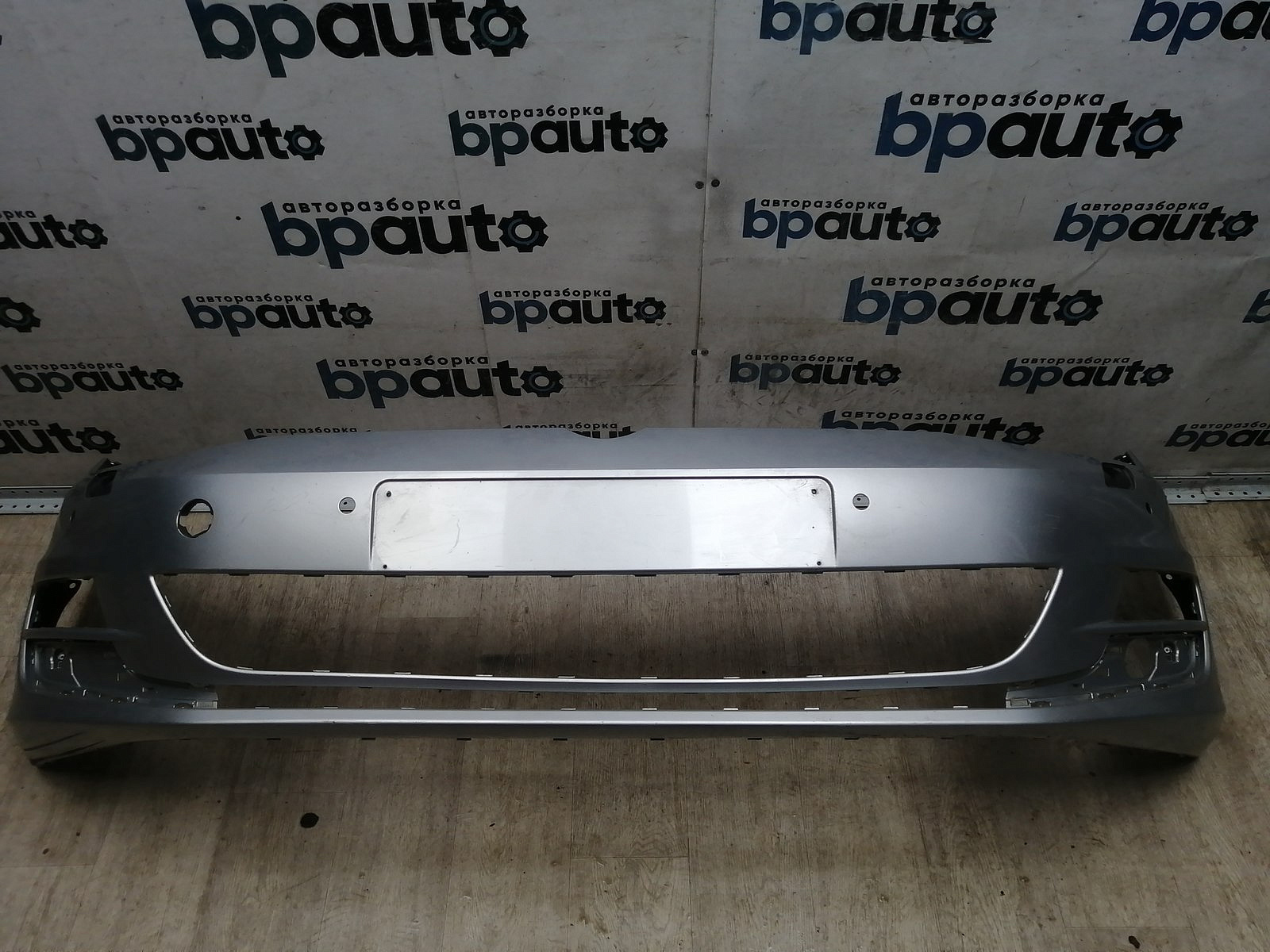 Пример детали Бампер передний; под паркт.; под омыват. (5G0807221); Volkswagen Golf VII HB (2013- 2017), VII Wagon (2013- 2017) /BA000225/ БУ; Оригинал; Р1, Мелкий дефект; 