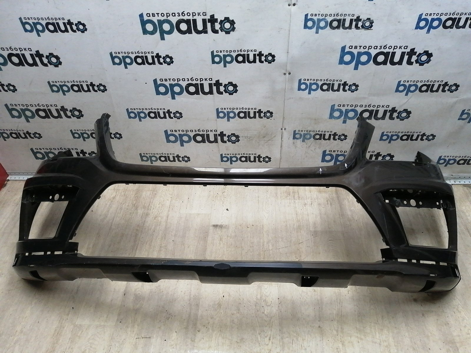 Пример детали Бампер передний, AMG; под паркт.; под омыват. (A1668856425); Mercedes-Benz GL-klasse II (X166) (2012-2016) /AA045762/ БУ; Оригинал; Р1, Мелкий дефект; 