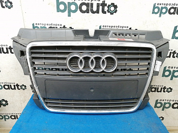 AA030406; Решетка радиатора; без паркт. (8P0 853 651 H) для Audi A3 8P/БУ; Оригинал; Р2, Удовлетворительное; 