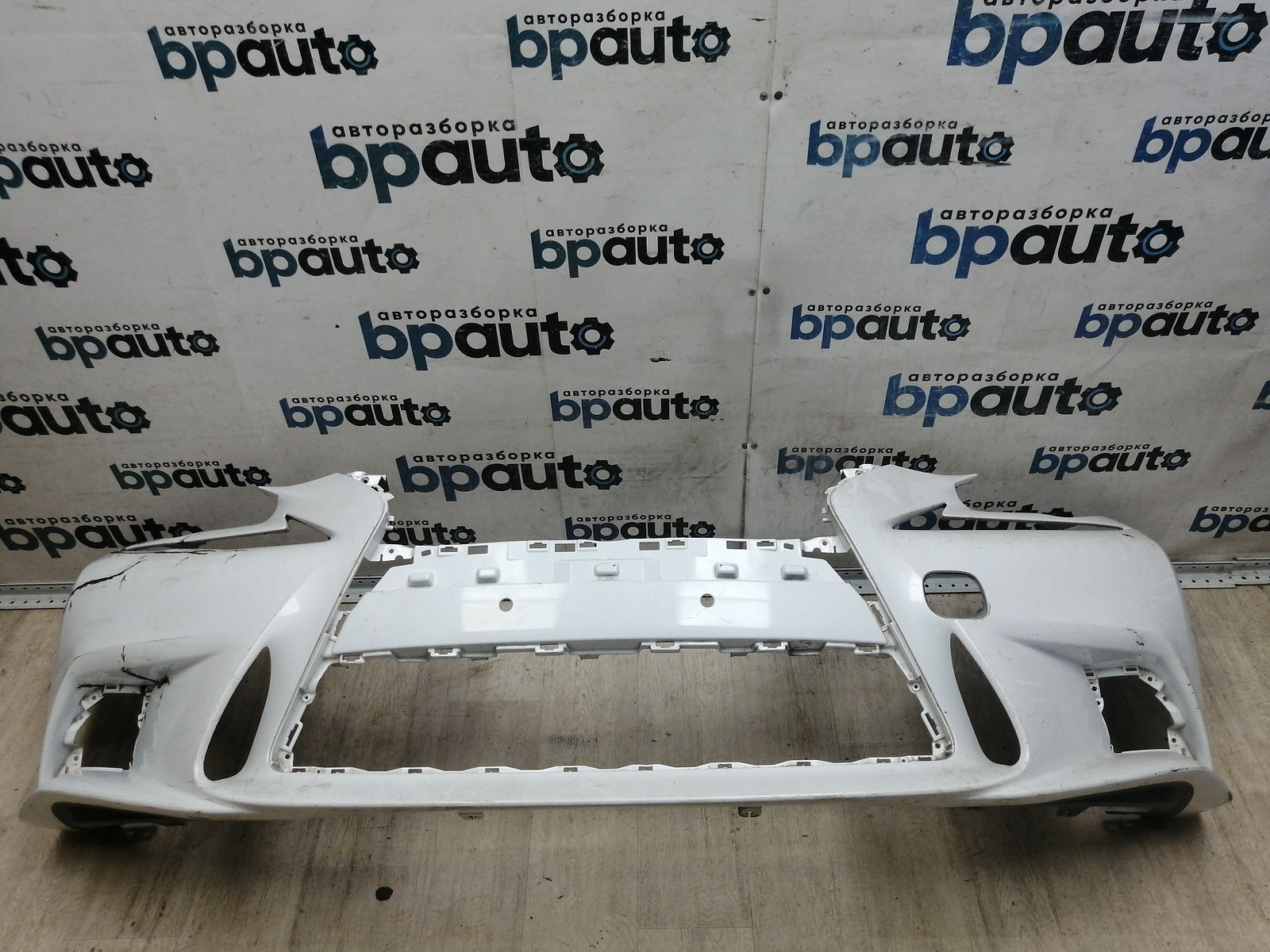 Фотография детали AA046085; Бампер передний, F-SPORT; под паркт.; под омыват. (52119-53A50) для Lexus IS III (2013 - 2016)/БУ; Оригинал; Р2, Удовлетворительное; . Фото номер 1