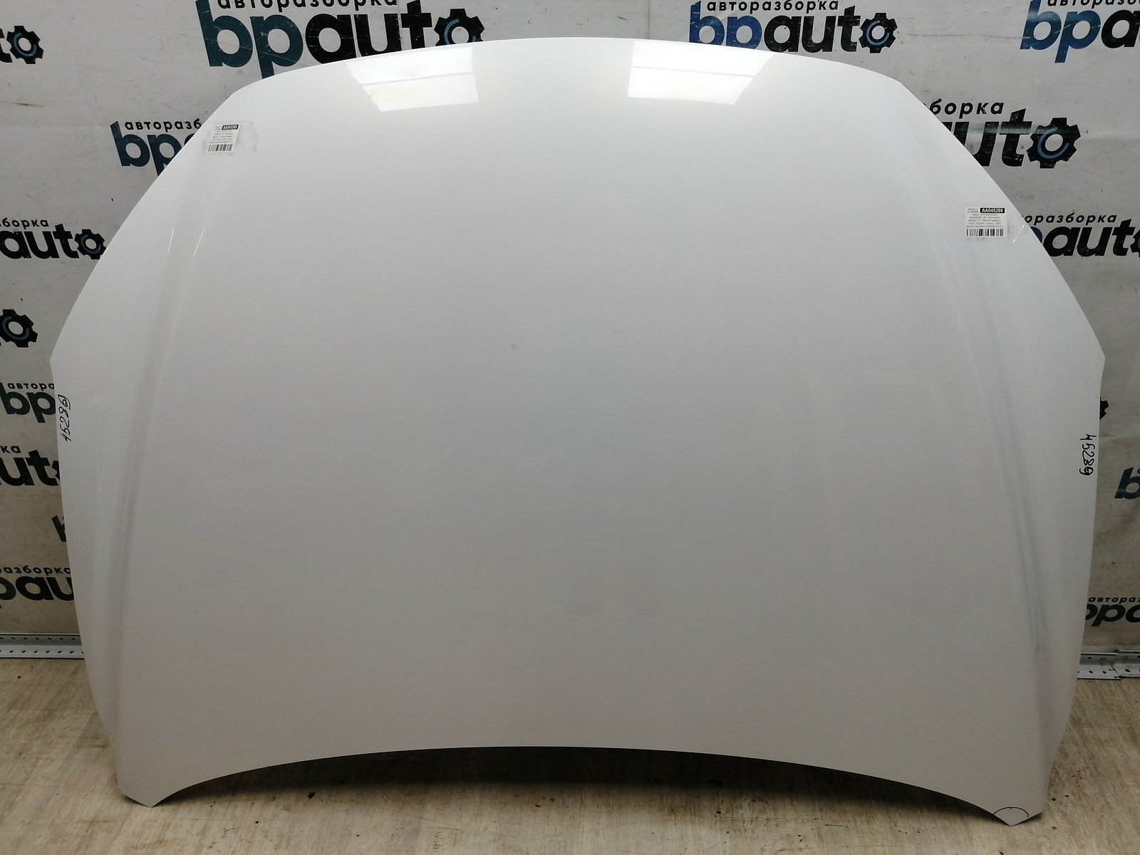 Пример детали Капот (KDY35231XA); Mazda CX-5 I (2011-2015), I рест. (2015-2017) /AA045289/ БУ; Оригинал; Р1, Мелкий дефект; (34K) Белый перламутр