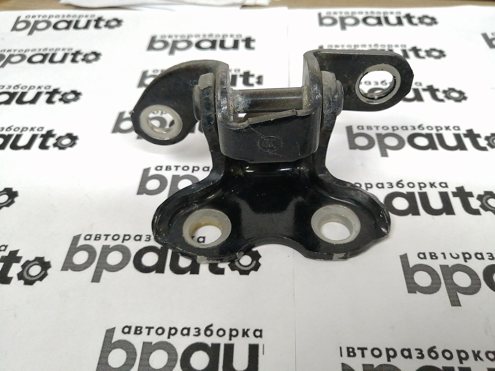 Пример детали Петля двери задняя левая верхняя (68760-20122 /21); Toyota Corolla 150 (2006-2009), 150 рест. (2010-2013), Auris I (2007- 2010), I рест. (2010- 2013), Land Cruiser Prado 150 рест.3 (2020- н.в.), 150 (2010 — 2013), 150 рест. (2013 — 2017), 150 рест.2 (2017- 2020), Camry 40 (2006 — 2010), 40 рест. (2010 — 2011), 50 (2012 — 2014), 55 рест. (2014 — 2017), 55 рест.2 (2017 — 2018), 70 (2017 — н.в.), Highlander II (2007 - 2010), II рест. (2010 - 2013), Rav4 35 (2010 — 2013), 40 (2013 — 2015), 40 рест. (2015 — 2019), 50 (2019 -н.в.), 30 рест. V 2.0 (2009 - 2010), 30  V 2.0 (2006 - 2009), 30  V 2.4 (2006 - 2009), 30 рест. V 2.4 (2009 - 2010), 4Runner V (2009 -2013), V рест. (2013- н.в.), Prius III XW30 рест. (2012 - 2015), III XW30 (2009 - 2012), C-HR (2016- 2019), рест. (2019- н.в.), Lexus ES VI (2012 - 2015), VI рест. (2015 - 2018), GS IV (2012 - 2015), IV рест. (2015 - 2018), GX460 (2009 — 2013), рест. (2013 — 2019), рест.2 (2019- н.в.), RX III (2009 — 2012), III (450h) (2009 — 2012), III рест. (2012 — 2015), CT200H (2010-2014), рест. (2014-2018), NX (2014-2017), ре /AA045296/ БУ; Оригинал; Р0, Хорошее; 