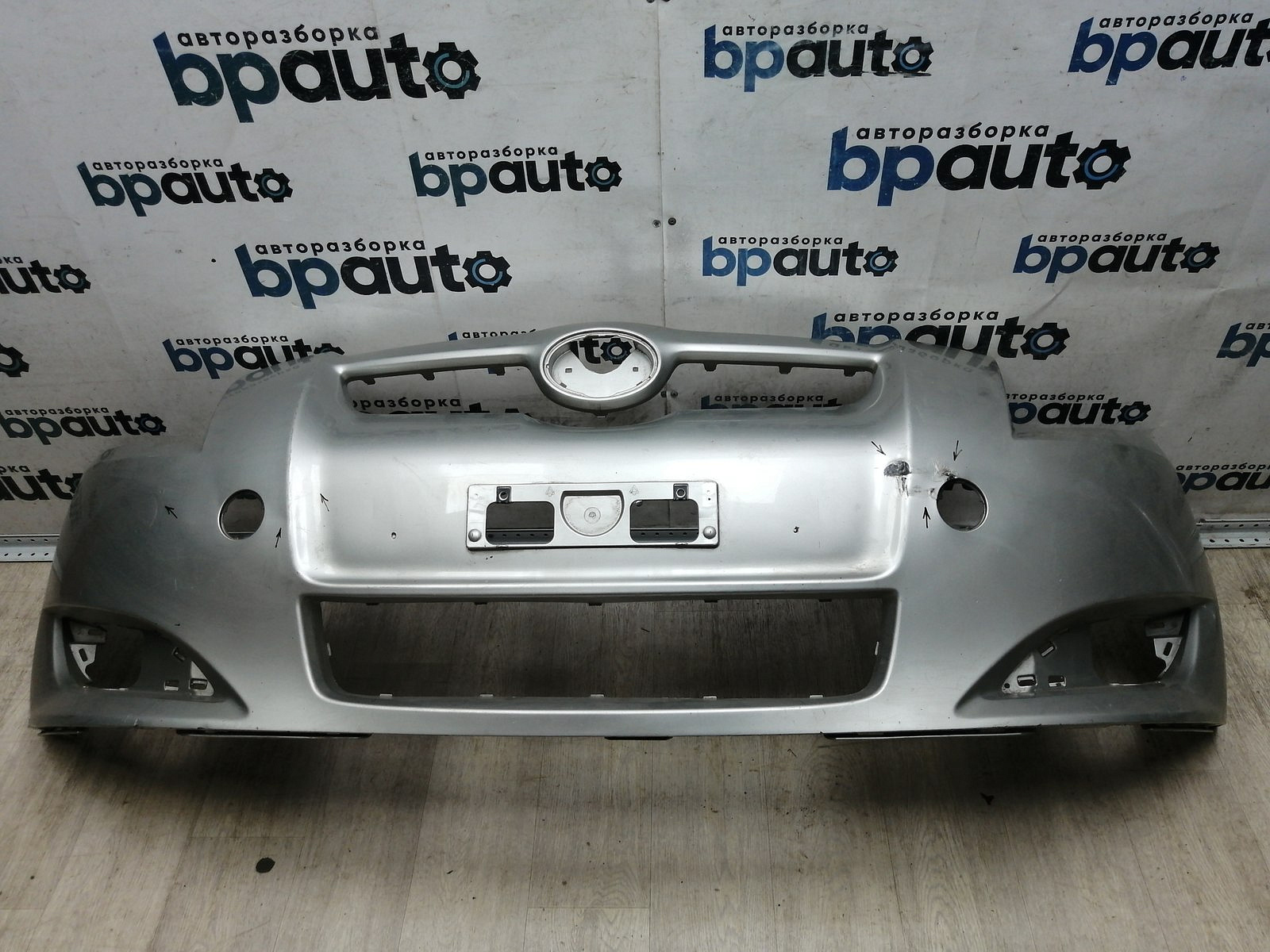 Пример детали Бампер передний; без паркт.; без омыват. (52119-02680); Toyota Auris I (2007- 2010) /AA045680/ БУ; Оригинал; Р1, Мелкий дефект; 