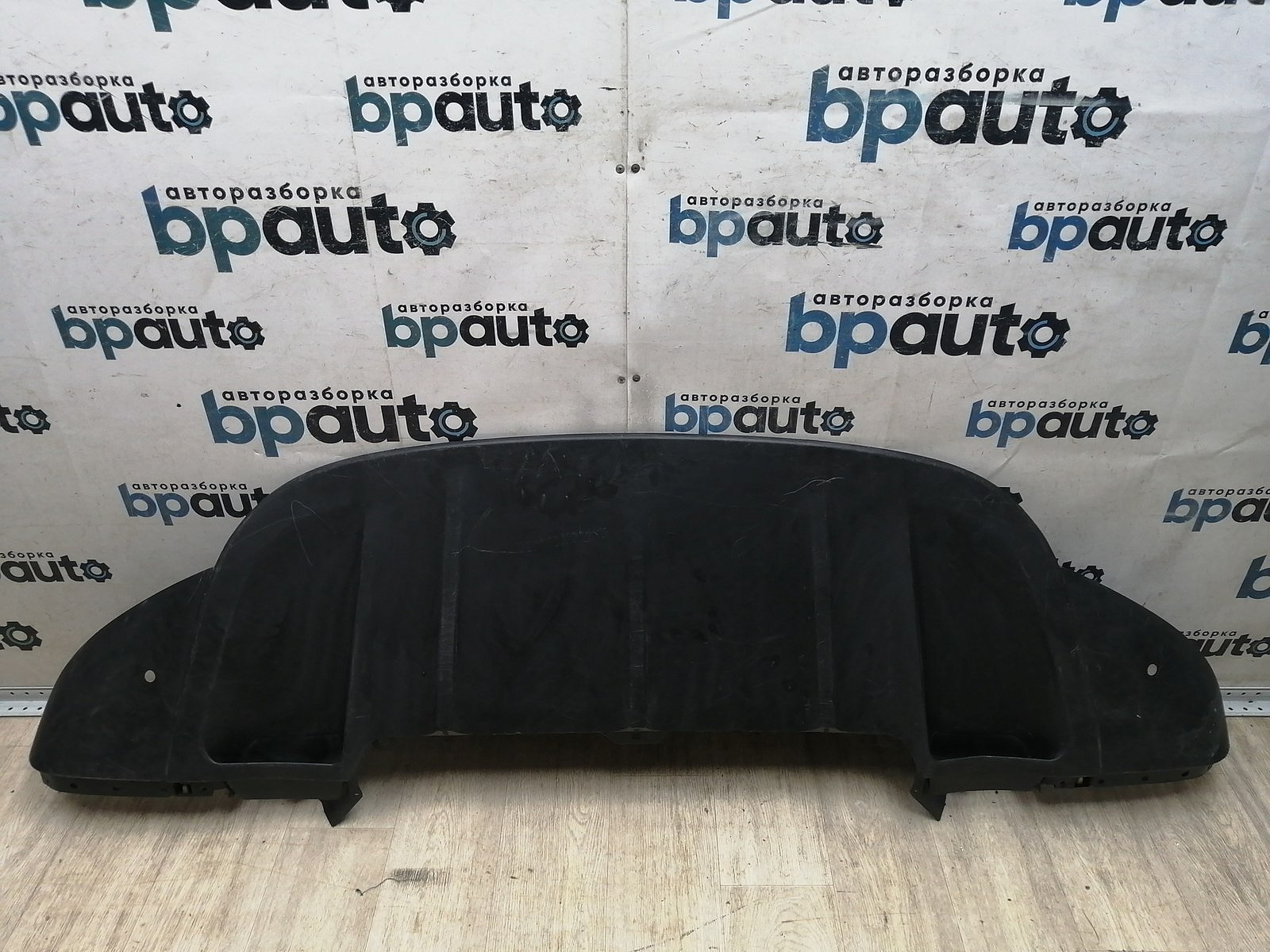 Пример детали Юбка переднего бампера (7P5807061); Porsche Cayenne II (958) (2010-2014) /AA045746/ БУ; Оригинал; Р1, Мелкий дефект; 