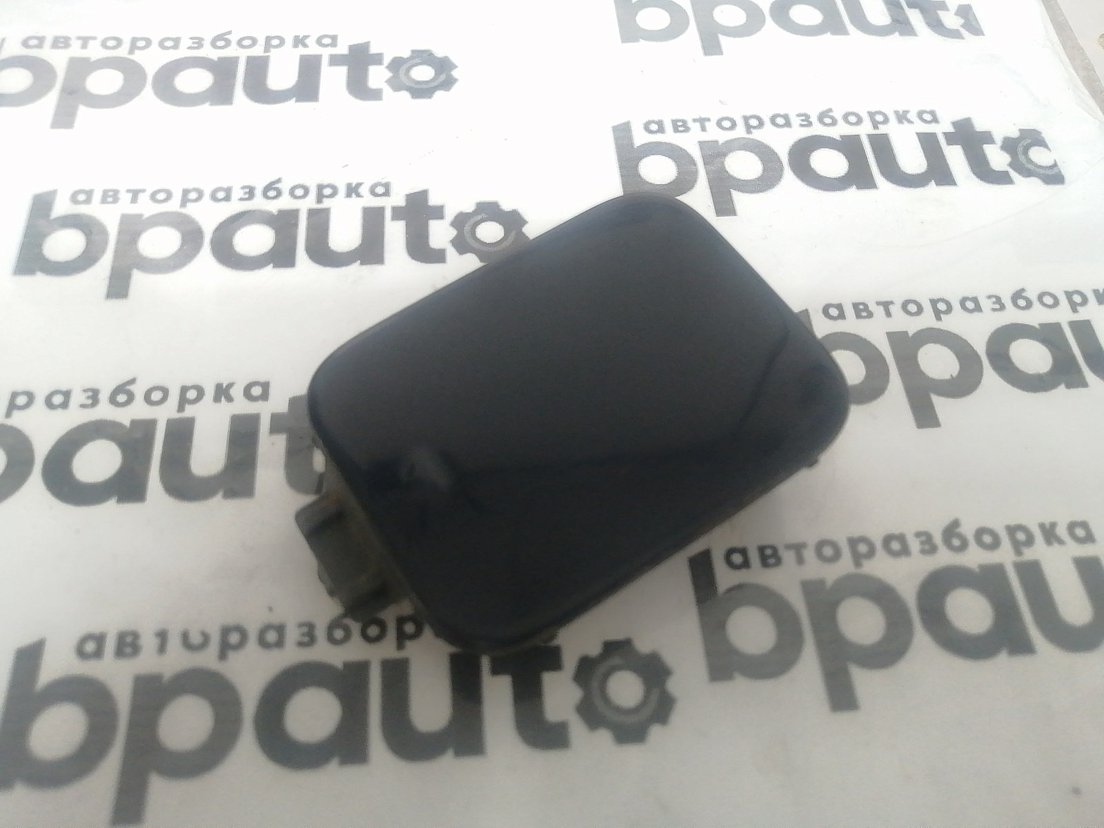 Пример детали Заглушка буксир.крюка переднего бампера (51117184707); BMW 5 серия V Sedan (Е60) рест. (2007-2010), V Wagon (Е61) рест. (2007-2010) /AA045962/ БУ; Оригинал; Р0, Хорошее; 