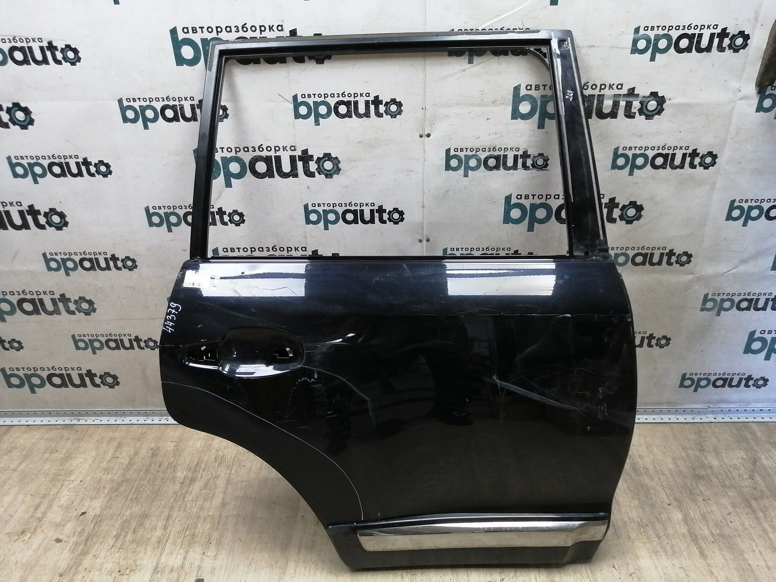 Фотография детали AA044377; Дверь задняя правая (67003-60430) для Toyota Land Cruiser 200 рест. (2012 — 2015)/БУ; Оригинал; Р2, Удовлетворительное; . Фото номер 1