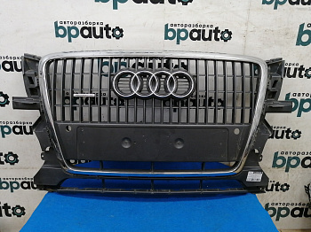 Пример детали Решётка радиатора; под паркт. (8R0 853 651); Audi Q5 I (2008-2012) /AA026466/ БУ; Оригинал; Р2, Удовлетворительное; 