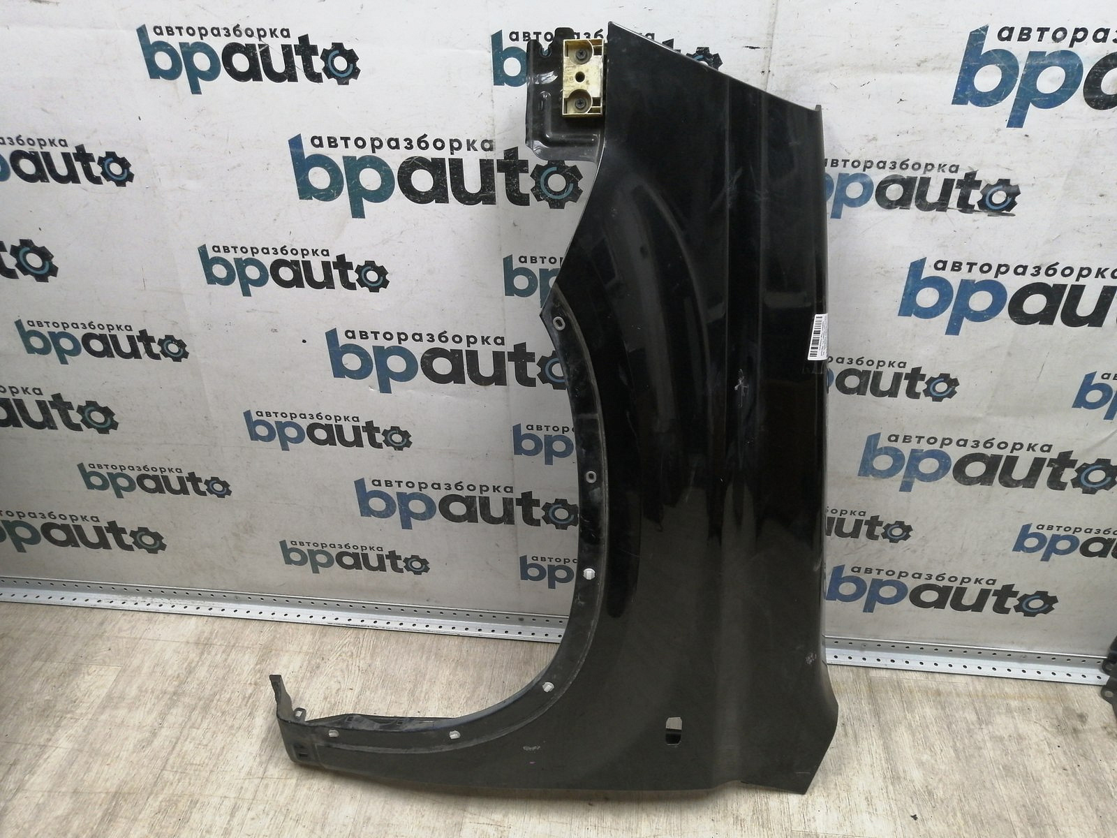 Пример детали Крыло переднее левое, под указатель поворота (F3101-JH1EA); Nissan X-Trail II (T31) (2007-2011), II (T31) рест. (2011-2015) /AA045358/ БУ; Оригинал; Р1, Мелкий дефект; 