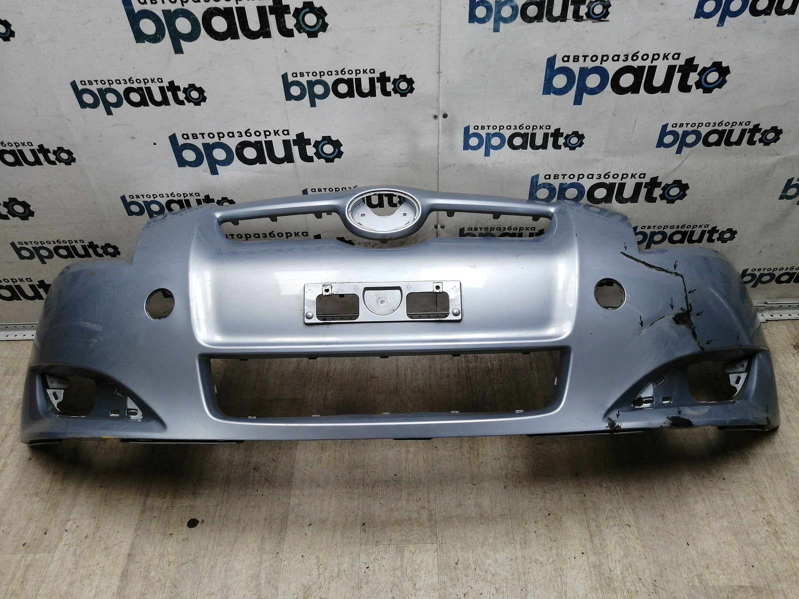 Пример детали Бампер передний; без паркт.; без омыват. (52119-02680); Toyota Auris I (2007- 2010) /AA045704/ БУ; Оригинал; Р2, Удовлетворительное; 