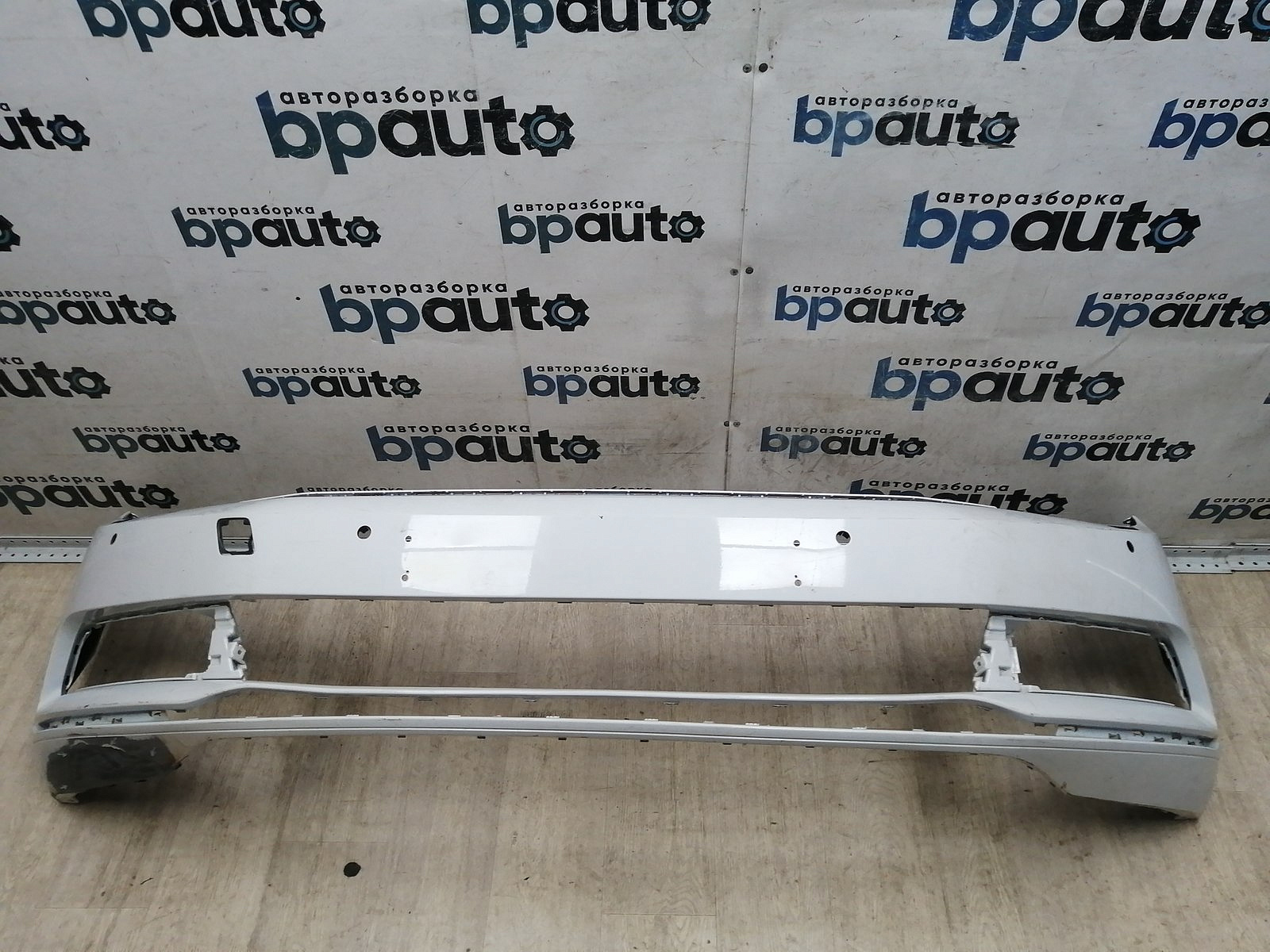 Пример детали Бампер передний; под паркт.; под омыват. (3G0807221); Volkswagen Passat B8 Sedan (2015-2020), B8 Wagon (2015-2020) /AA045890/ БУ; Оригинал; Р2, Удовлетворительное; 