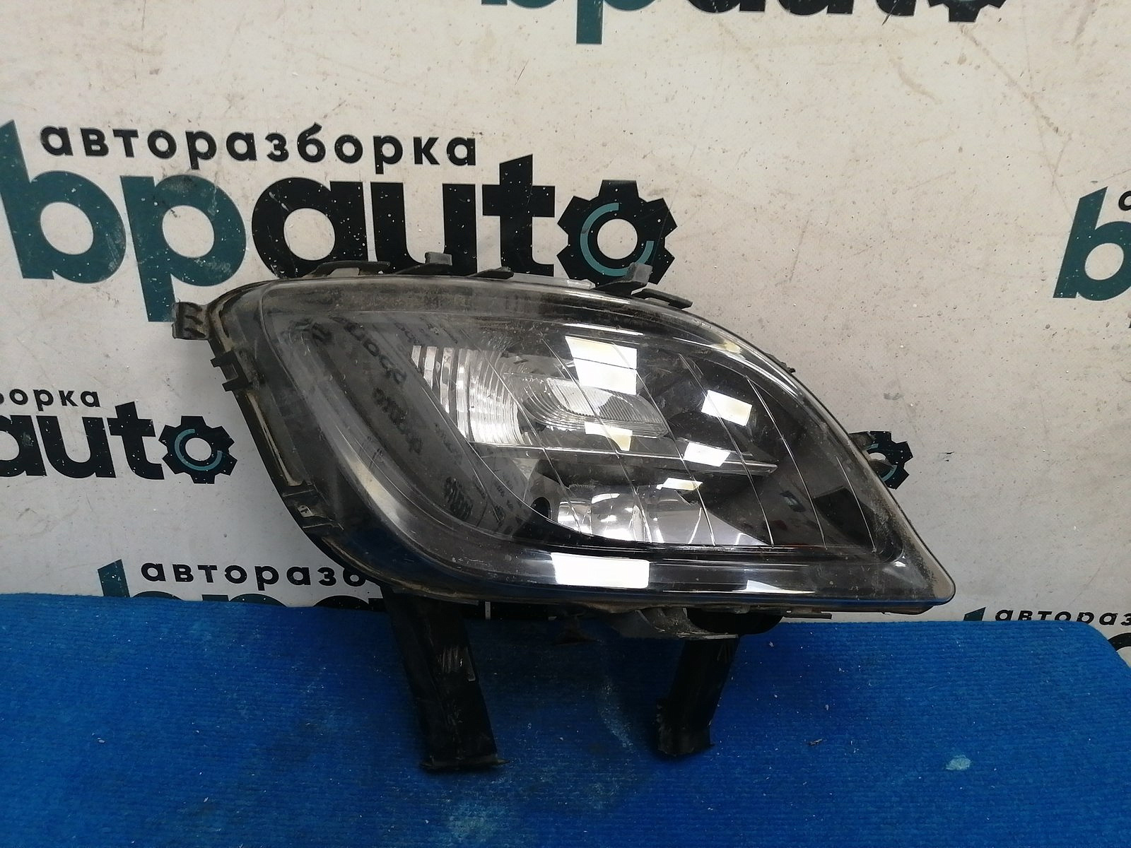 Пример детали ПТФ правая черная (13293623); Opel Astra J HB 5D (2010 - 2012), J Wagon (2010 - 2012) /AA040069/ БУ; Оригинал; Р2, Удовлетворительное; 