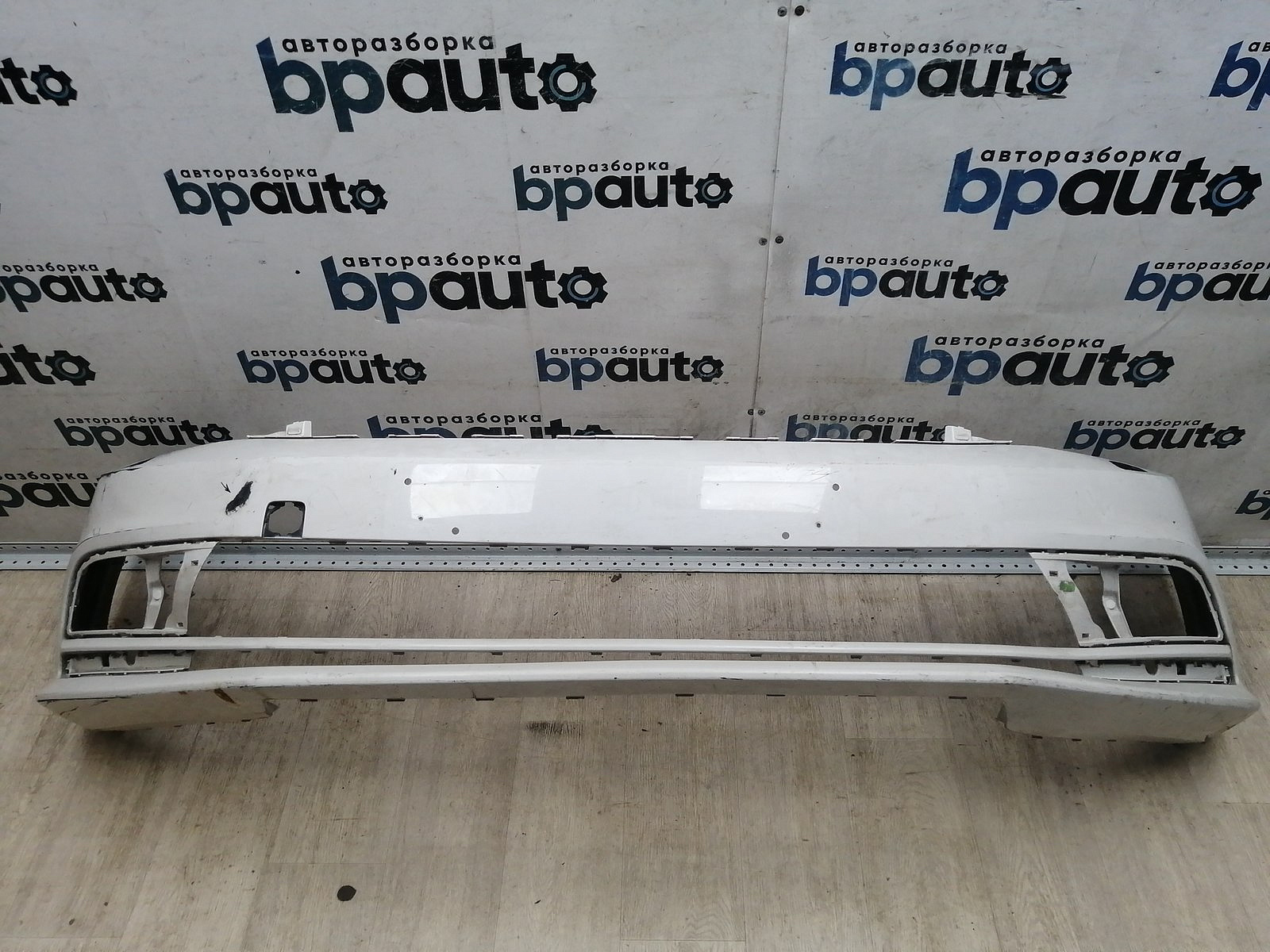 Пример детали Бампер передний; без паркт.; под омыват. (5СU807221A); Volkswagen Jetta VI рест. (2015-2018) /AA045707/ БУ; Оригинал; Р2, Удовлетворительное; 