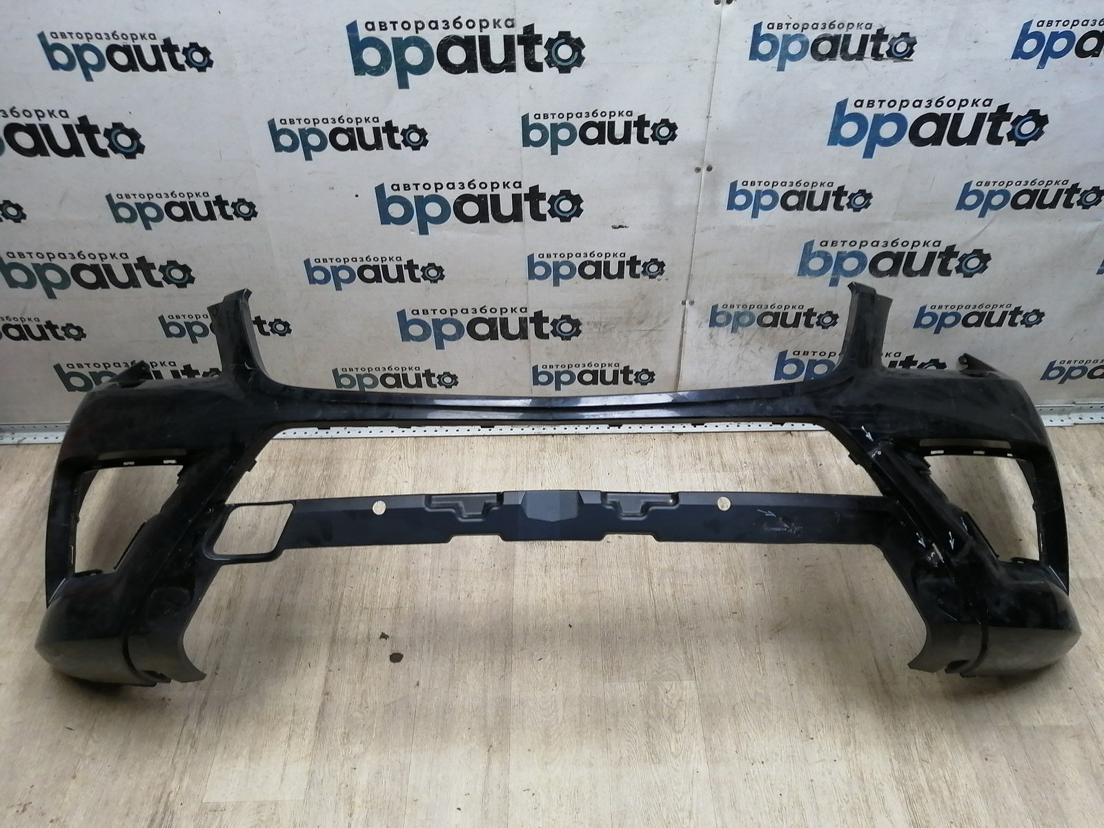 Пример детали Бампер передний, AMG; под паркт.; под омыват. (A1668803140); Mercedes-Benz M-klasse III (W166) (2011-2015) /AA046104/ БУ; Оригинал; Р1, Мелкий дефект; ДхШхВ 2,17х0,69х0,67; 