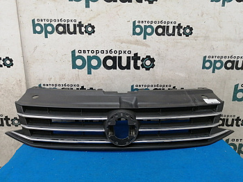 Пример детали Решетка радиатора (6RU853653B); Volkswagen Polo V рест. Sedan (2015-2020) /AA028220/ БУ; Оригинал; Р2, Удовлетворительное; 