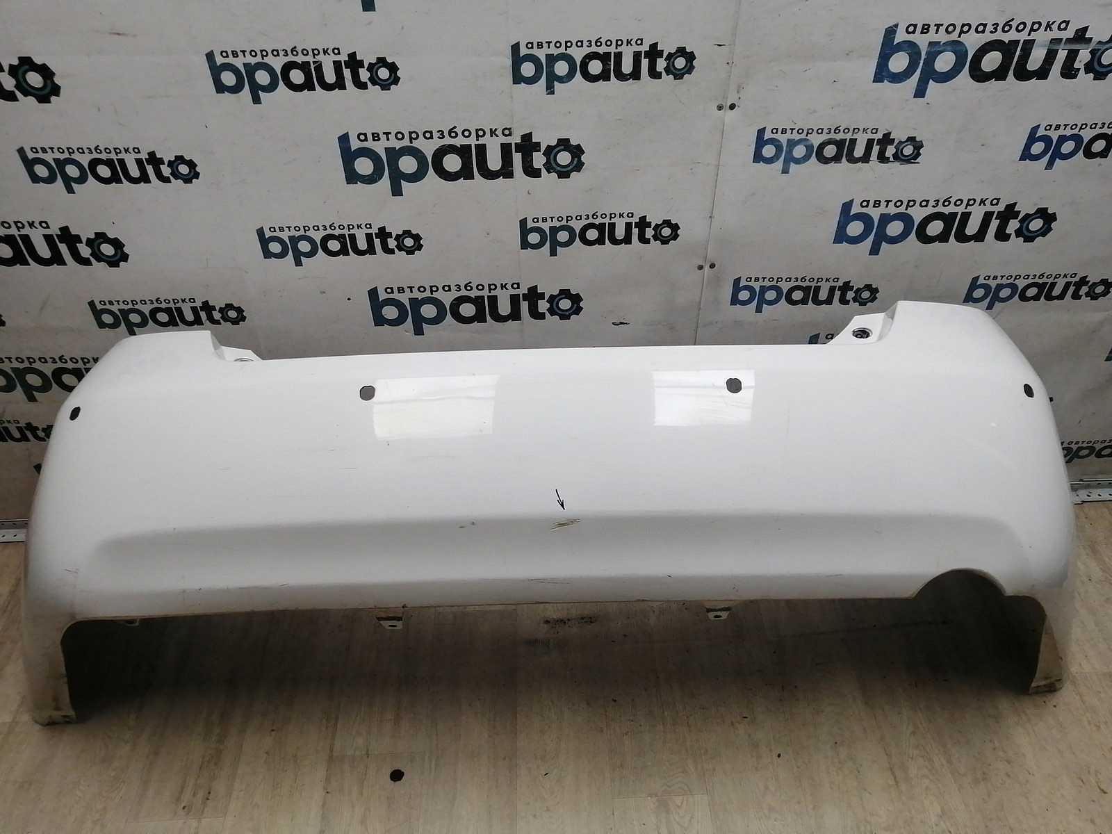 Пример детали Бампер задний v2.4; под паркт. (52159-33918); Toyota Camry 40 рест. (2010 — 2011) /AA045892/ БУ; Оригинал; Р1, Мелкий дефект; 