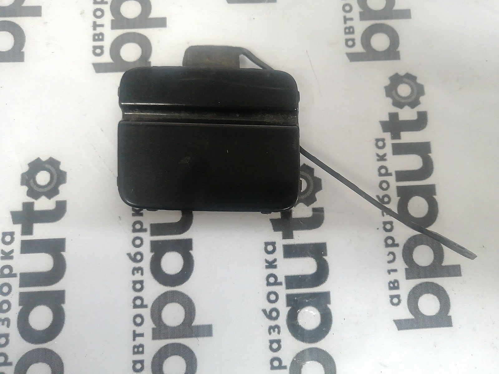 Фотография детали AA045964; Заглушка буксир. крюка заднего бампера (51127116690) для BMW 3 серия V Sedan (Е90) (2005-2009)/БУ; Оригинал; Р1, Мелкий дефект; . Фото номер 1