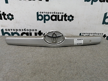 Пример детали Накладка крышки багажника; без камер. (76811-33130); Toyota Camry 40 (2006 — 2010), 40 рест. (2010 — 2011) /AA011898/ БУ; Оригинал; Р0, Хорошее; 