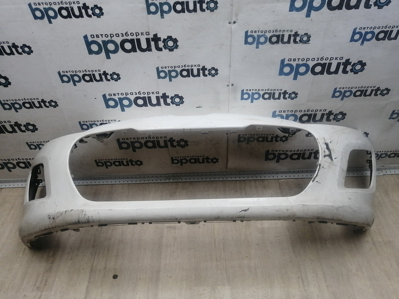 Пример детали Бампер передний; без паркт.; без омыват. (9674576177); Peugeot 308 I рест. (2011-2015) /AA046026/ БУ; Оригинал; Р2, Удовлетворительное; ДхШхВ 1,82х0,6х0,6; 
