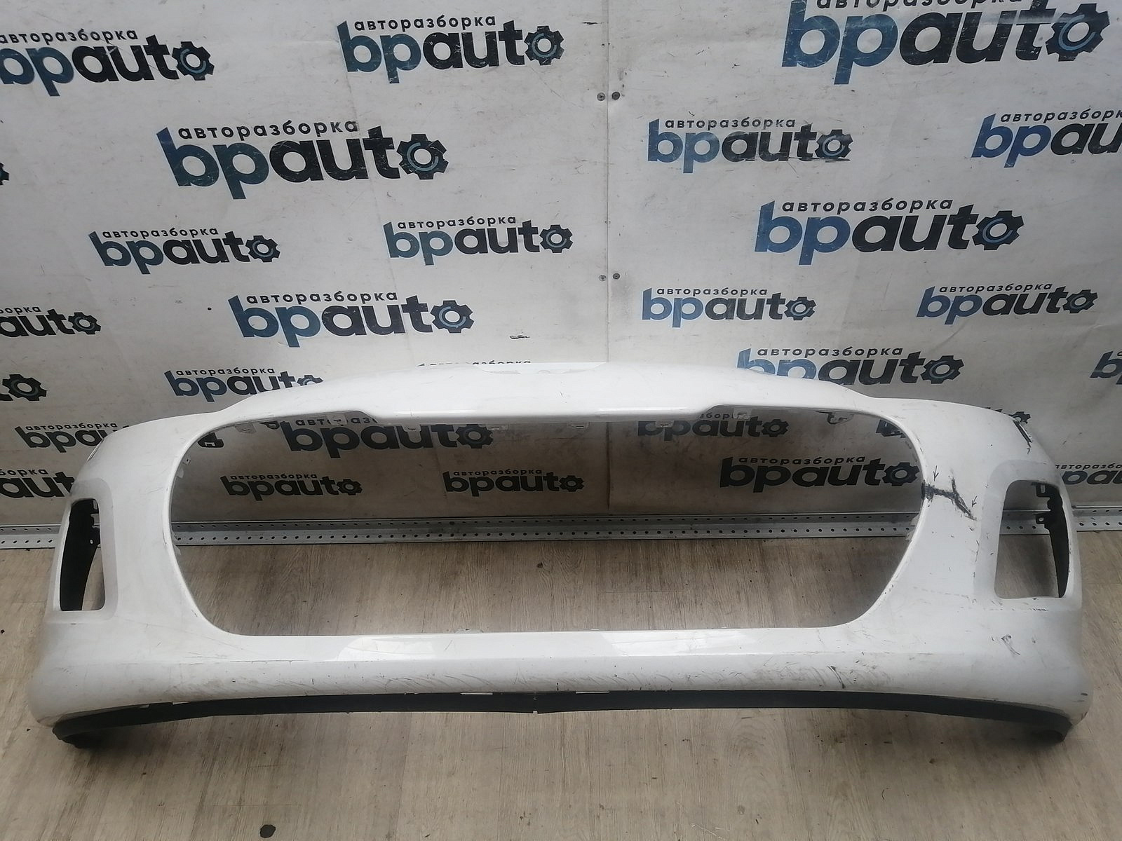 Пример детали Бампер передний; без паркт.; под омыват. (9674576177); Peugeot 308 I рест. (2011-2015) /AA046046/ БУ; Оригинал; Р2, Удовлетворительное; ДхШхВ 1,82х0,6х0,6; 