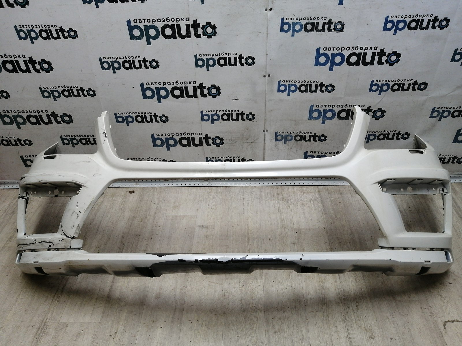 Пример детали Бампер передний, AMG; под паркт.; под омыват. (A1668856425); Mercedes-Benz GL-klasse II (X166) (2012-2016) /AA046138/ БУ; Оригинал; Р2, Удовлетворительное; 