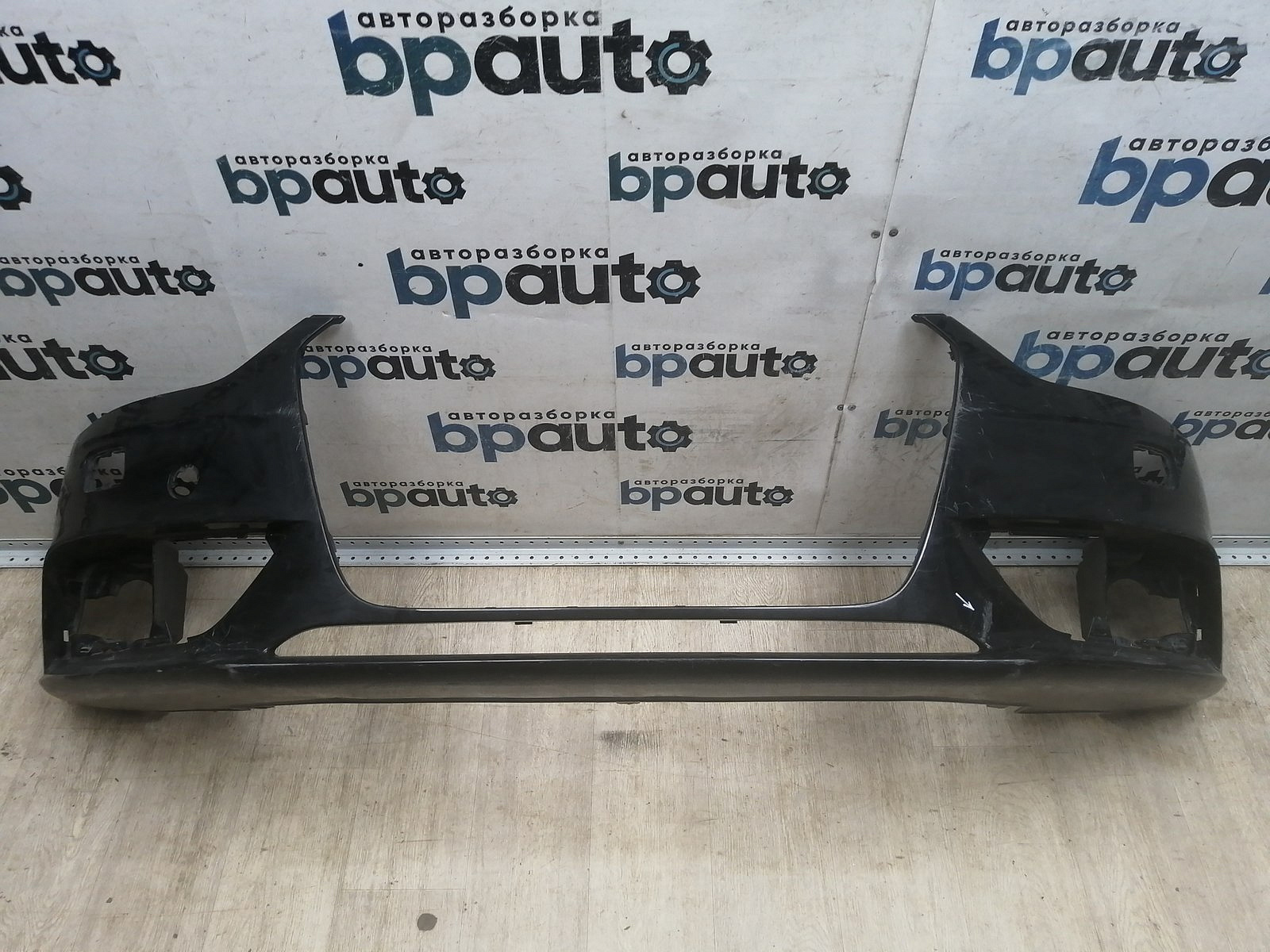 Пример детали Бампер передний; без паркт.; под омыват. (8K0 807 437 AC); Audi A4 IV (B8) рест. Sedan (2011-2015), IV (B8) рест. Wagon (2011-2015) /AA045593/ БУ; Оригинал; Р1, Мелкий дефект; 