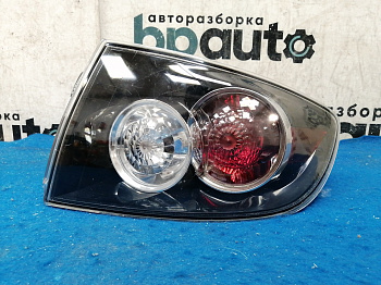 Фотография детали AA035403; Фонарь правый в крыло, черный отражатель (BN9A51150) для Mazda 3 BK/БУ; Оригинал; Р2, Удовлетворительное; . Фото номер 1