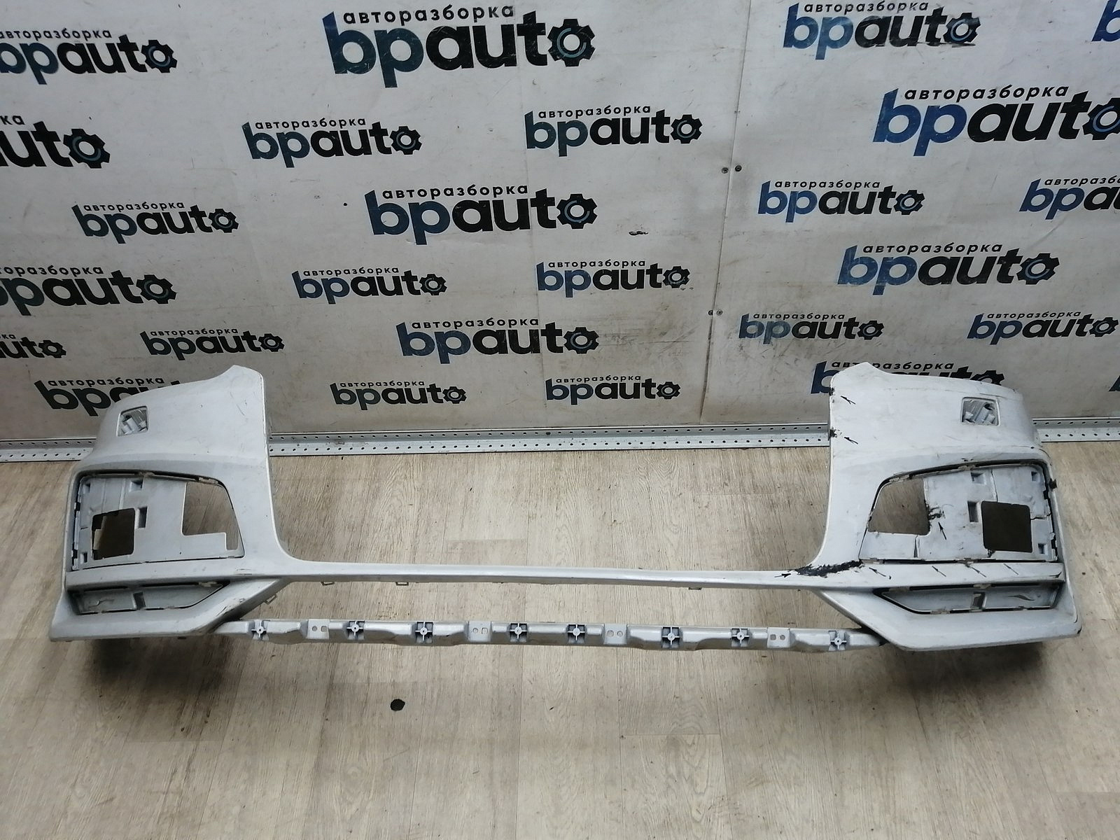 Фотография детали AA045933; Бампер передний, S-Line; под омыват. (8U0807437AS) для Audi Q3 I рест. (2014-2018)/БУ; Оригинал; Р2, Удовлетворительное; . Фото номер 1